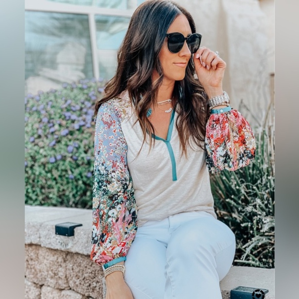 Tiny Anthropologie NEW Floral Sleeve V-Neck Top